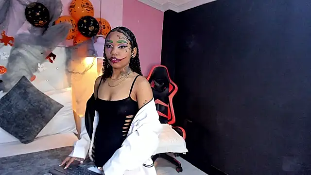 SkylerBloomm online show from November 2025 03:46:02 AM