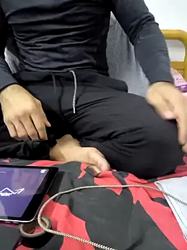 Snapshot of yazinyazin1 chatting on November 2025 07:46:02 PM yazinyazin1 online show from November 2025 07:46:02 PM