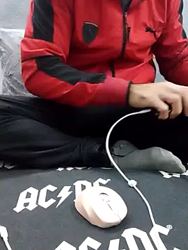 Snapshot of yazinyazin1 chatting on December 2025 06:12:01 PM yazinyazin1 online show from December 2025 06:12:01 PM