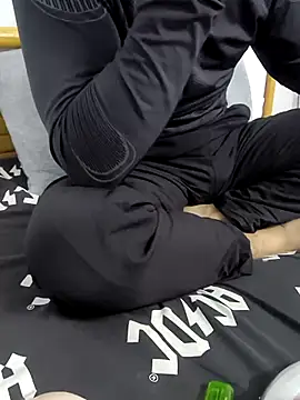 Snapshot of yazinyazin1 chatting on November 2025 01:28:01 AM yazinyazin1 online show from November 2025 01:28:01 AM