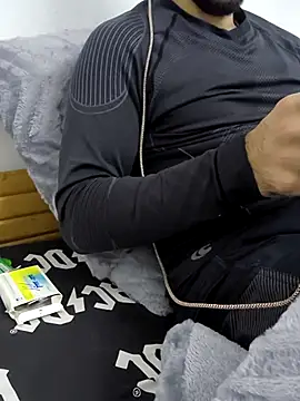 Snapshot of yazinyazin1 chatting on November 2025 01:22:02 PM yazinyazin1 online show from November 2025 01:22:02 PM