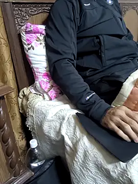 Snapshot of yazinyazin1 chatting on November 2025 03:50:02 AM yazinyazin1 online show from November 2025 03:50:02 AM