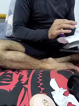 Snapshot of yazinyazin1 chatting on December 2025 07:48:01 PM yazinyazin1 online show from December 2025 07:48:01 PM