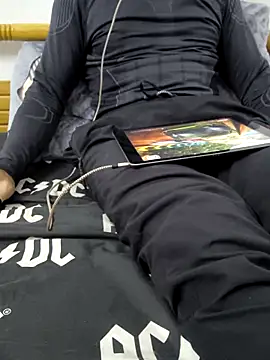 Snapshot of yazinyazin1 chatting on November 2025 06:23:02 PM yazinyazin1 online show from November 2025 06:23:02 PM