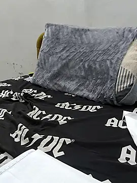 Snapshot of yazinyazin1 chatting on November 2025 01:11:02 AM yazinyazin1 online show from November 2025 01:11:02 AM