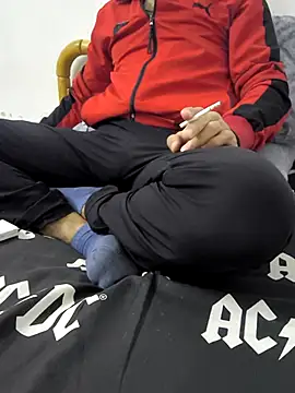 Snapshot of yazinyazin1 chatting on November 2025 10:47:02 PM yazinyazin1 online show from November 2025 10:47:02 PM