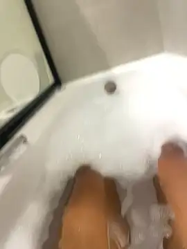 fitsexyman online show from April 2026 09:05:01 PM