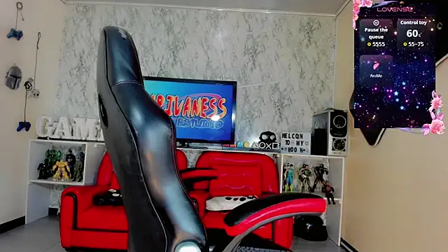 Candy Walker  online show from October 2025 07:32:01 PM