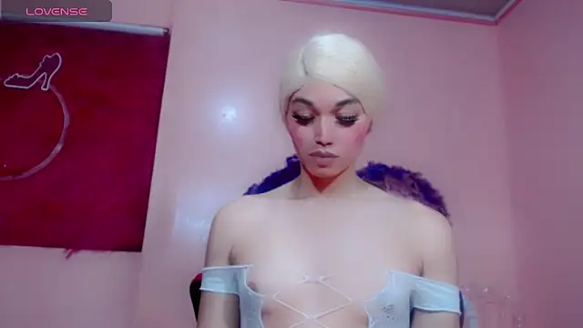 Candy Walker  online show from November 2025 03:51:02 AM