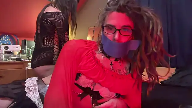 Trippie hippies1313 online show from November 2025 03:39:02 AM