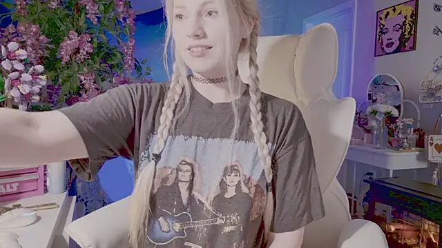 Talulaa online show from April 2026 10:57:02 PM