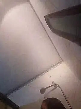 isabella931054 online show from October 2025 11:50:01 PM