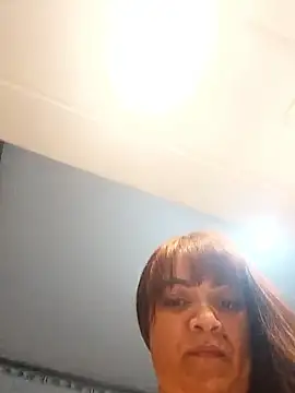 isabella931054 online show from October 2025 11:45:02 AM