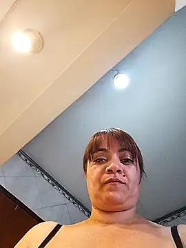 isabella931054 online show from September 2025 04:01:01 PM