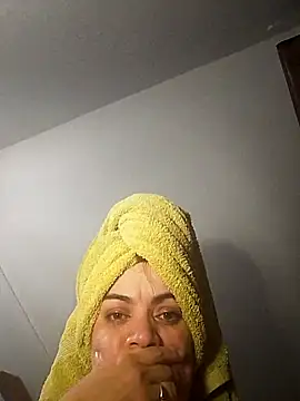 isabella931054 online show from September 2025 10:25:01 PM