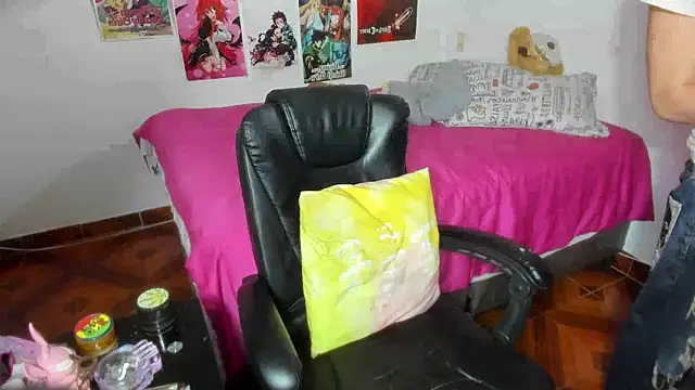 LovexJuxn  online show from November 2025 04:40:02 PM