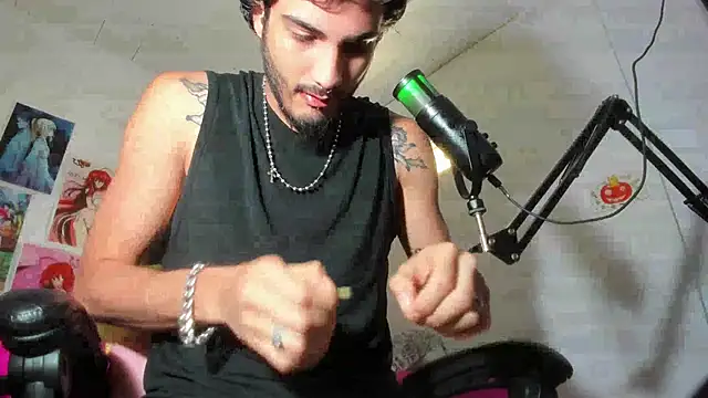 LovexJuxn  online show from November 2025 01:55:02 PM