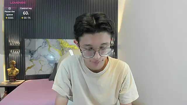 Snapshot of SantiagoRusso18 chatting on November 2025 07:07:02 PM SantiagoRusso18 online show from November 2025 07:07:02 PM