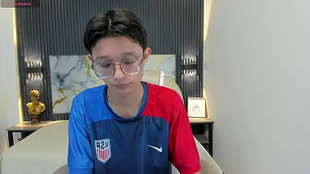 Snapshot of SantiagoRusso18 chatting on October 2025 01:03:02 PM SantiagoRusso18 online show from October 2025 01:03:02 PM