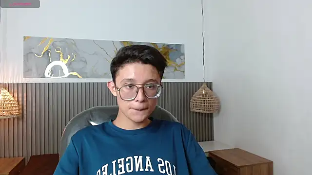 SantiagoRusso18 online show from March 2026 05:10:02 PM