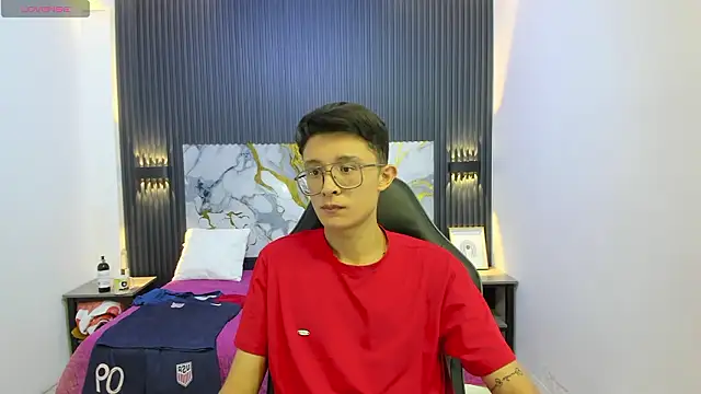 SantiagoRusso18 online show from February 2026 07:58:01 PM