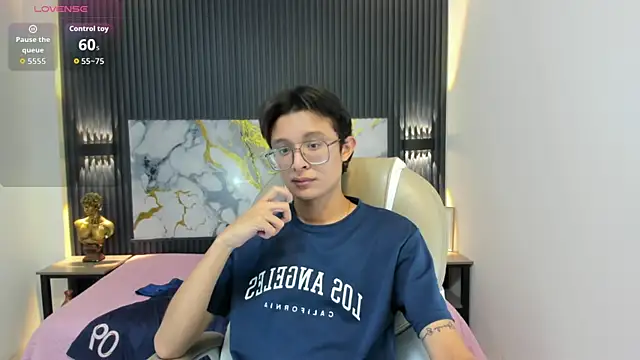 Snapshot of SantiagoRusso18 chatting on November 2025 03:32:01 AM SantiagoRusso18 online show from November 2025 03:32:01 AM