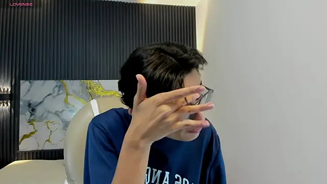 Snapshot of SantiagoRusso18 chatting on November 2025 04:24:02 AM SantiagoRusso18 online show from November 2025 04:24:02 AM