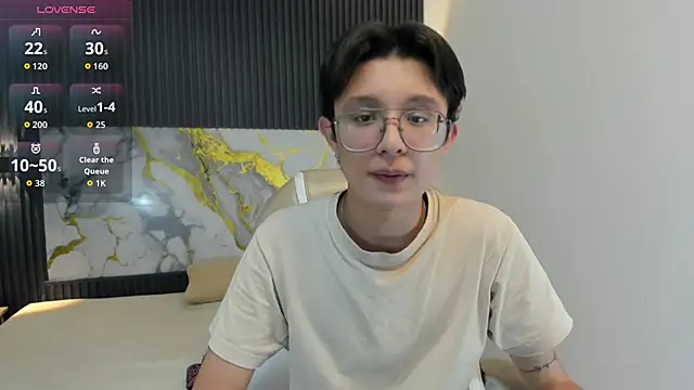 Snapshot of SantiagoRusso18 chatting on November 2025 02:11:01 AM SantiagoRusso18 online show from November 2025 02:11:01 AM