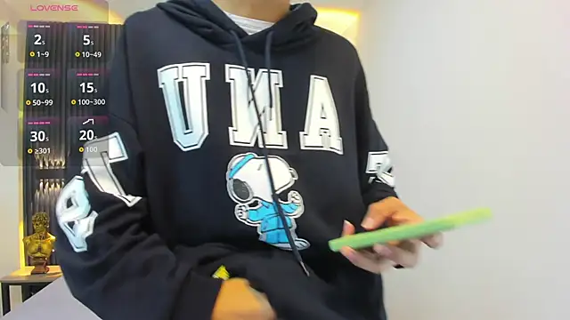 Snapshot of SantiagoRusso18 chatting on September 2025 12:11:01 PM SantiagoRusso18 online show from September 2025 12:11:01 PM