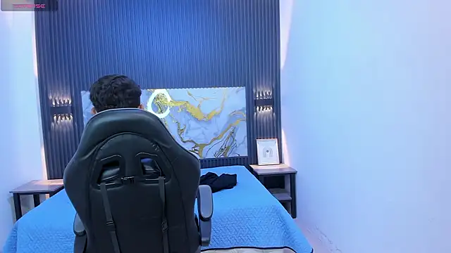 SantiagoRusso18 online show from March 2026 07:10:02 PM