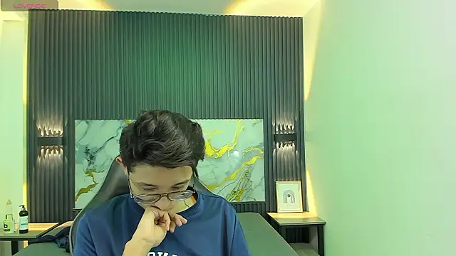 SantiagoRusso18 online show from February 2026 08:08:01 PM