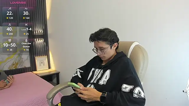 Snapshot of SantiagoRusso18 chatting on November 2025 02:09:02 PM SantiagoRusso18 online show from November 2025 02:09:02 PM