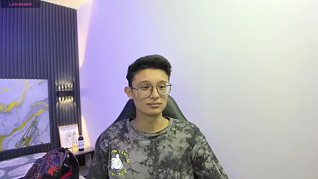 SantiagoRusso18 online show from February 2026 07:55:02 PM