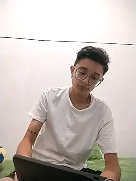 SantiagoRusso18 online show from January 2026 02:07:01 AM