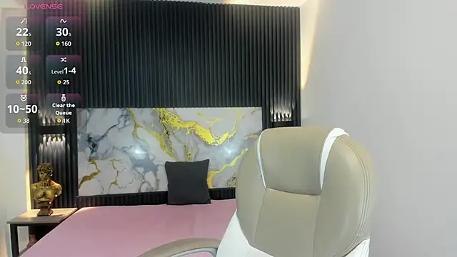 Snapshot of SantiagoRusso18 chatting on November 2025 01:31:02 AM SantiagoRusso18 online show from November 2025 01:31:02 AM