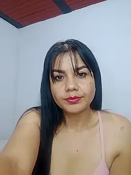 Snapshot of SaraNixx chatting on September 2025 11:29:02 PM SaraNixx online show from September 2025 11:29:02 PM