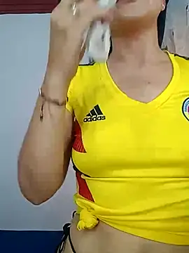 Snapshot of SaraNixx chatting on September 2025 08:20:02 PM SaraNixx online show from September 2025 08:20:02 PM