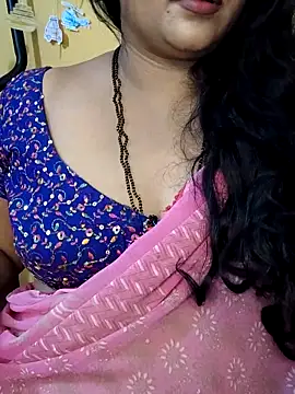 Snapshot of Angel0731 chatting on May 2026 06:03:02 PM Angel0731 online show from May 2026 06:03:02 PM