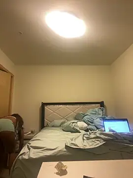 Idonotcherishu online show from October 2025 11:27:01 PM