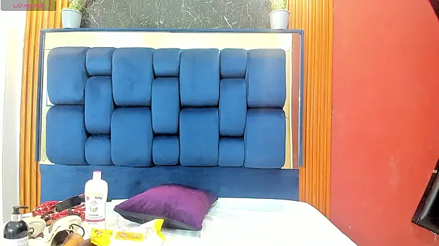 JisooLuv online show from November 2025 01:32:02 PM