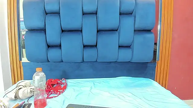 JisooLuv online show from December 2025 07:37:02 PM