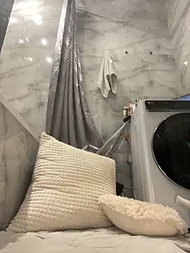 Kitty Kisss online show from December 2025 03:57:01 PM