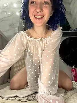 Kitty Kisss online show from November 2025 03:18:01 PM