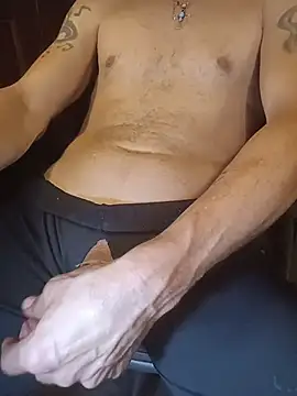 HeavyHung10 online show from February 2026 12:46:02 AM