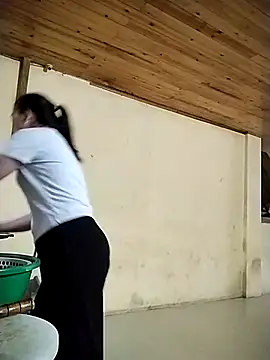 tuyetnhi-00 online show from September 2025 04:29:02 AM