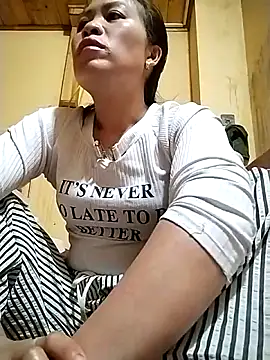 tuyetnhi-00 online show from October 2025 04:58:02 AM