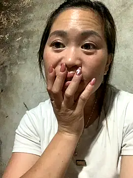 tuyetnhi-00 online show from October 2025 01:31:01 PM