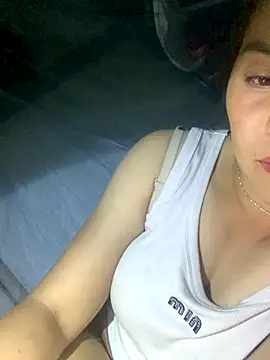 tuyetnhi-00 online show from September 2025 03:11:01 PM