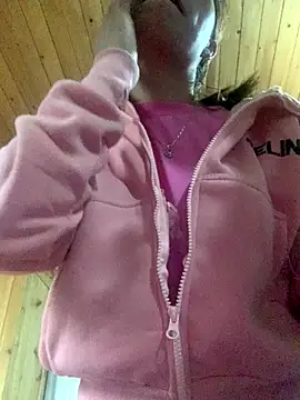 tuyetnhi-00 online show from September 2025 12:28:02 AM