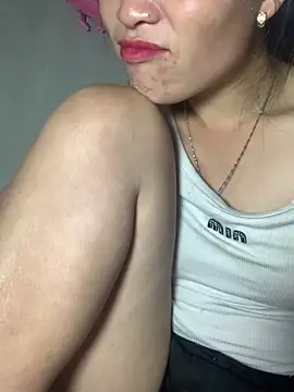 tuyetnhi-00 online show from October 2025 04:40:02 PM